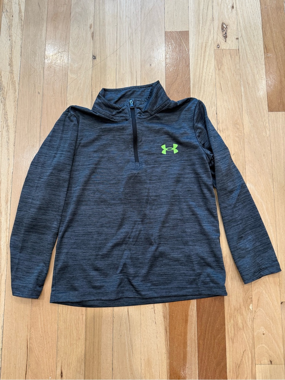 Under Armour Boys' Black Heather Quarter-Zip Pullover with Lime Logo, size 6